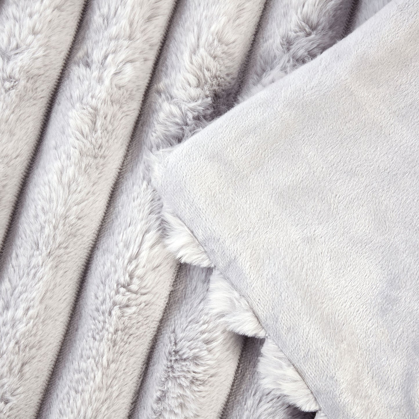 Fairmont Silver Luxury Faux Fur Throw (130cm x 180cm)