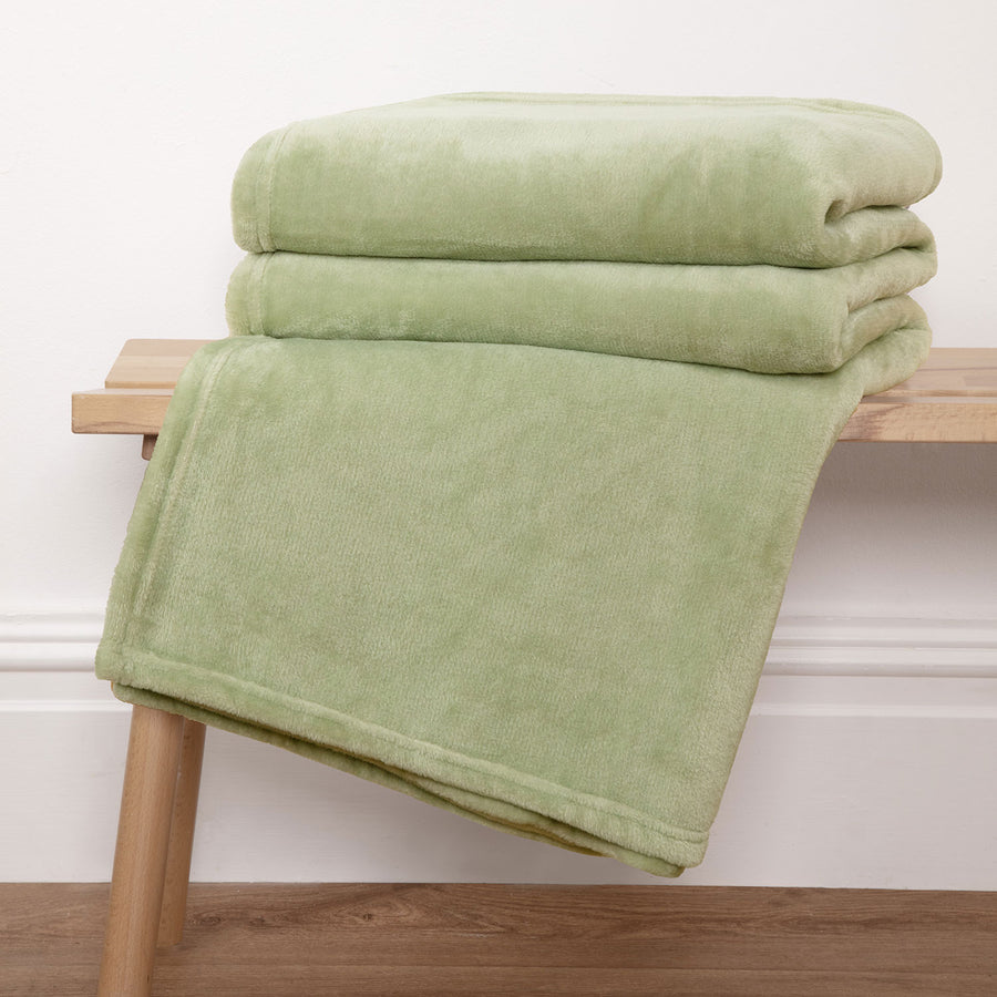 Jasper Soft Green Giant Fleece Throw (160cm x 240cm)
