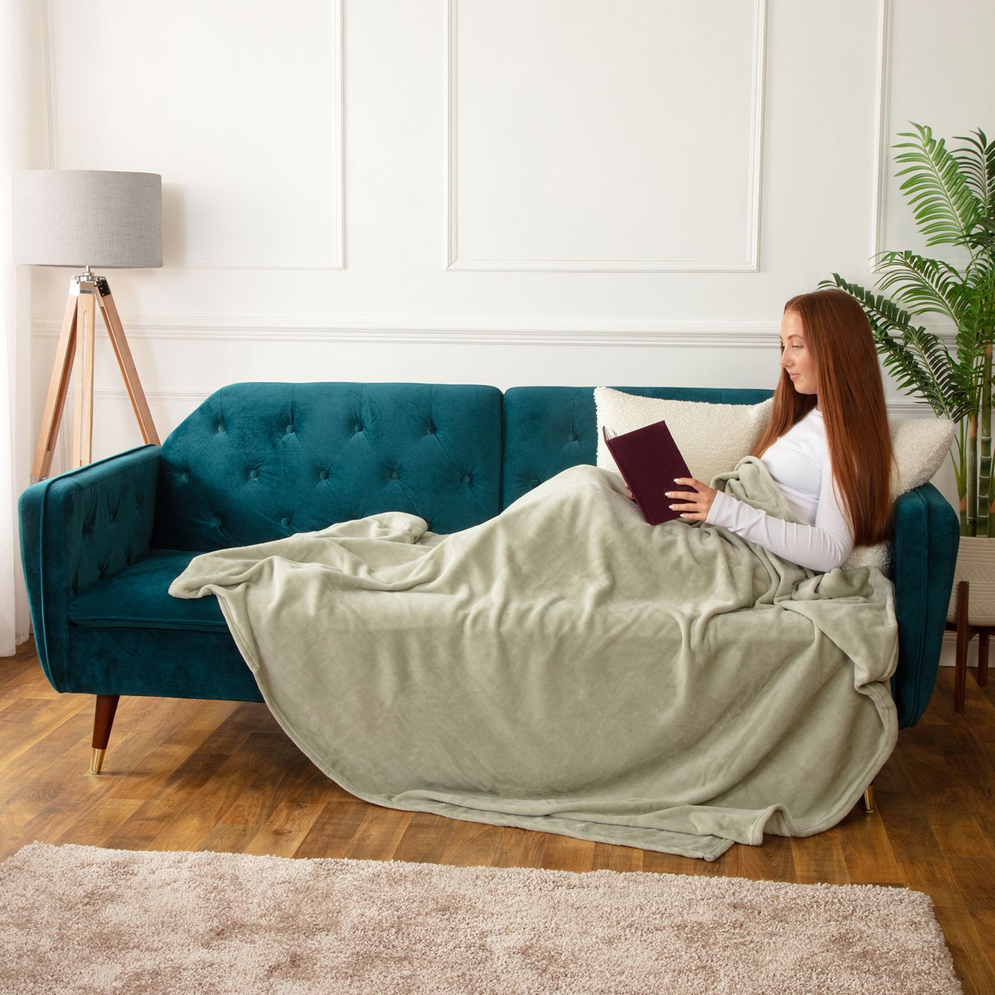 Jasper Soft Green Giant Fleece Throw (160cm x 240cm)
