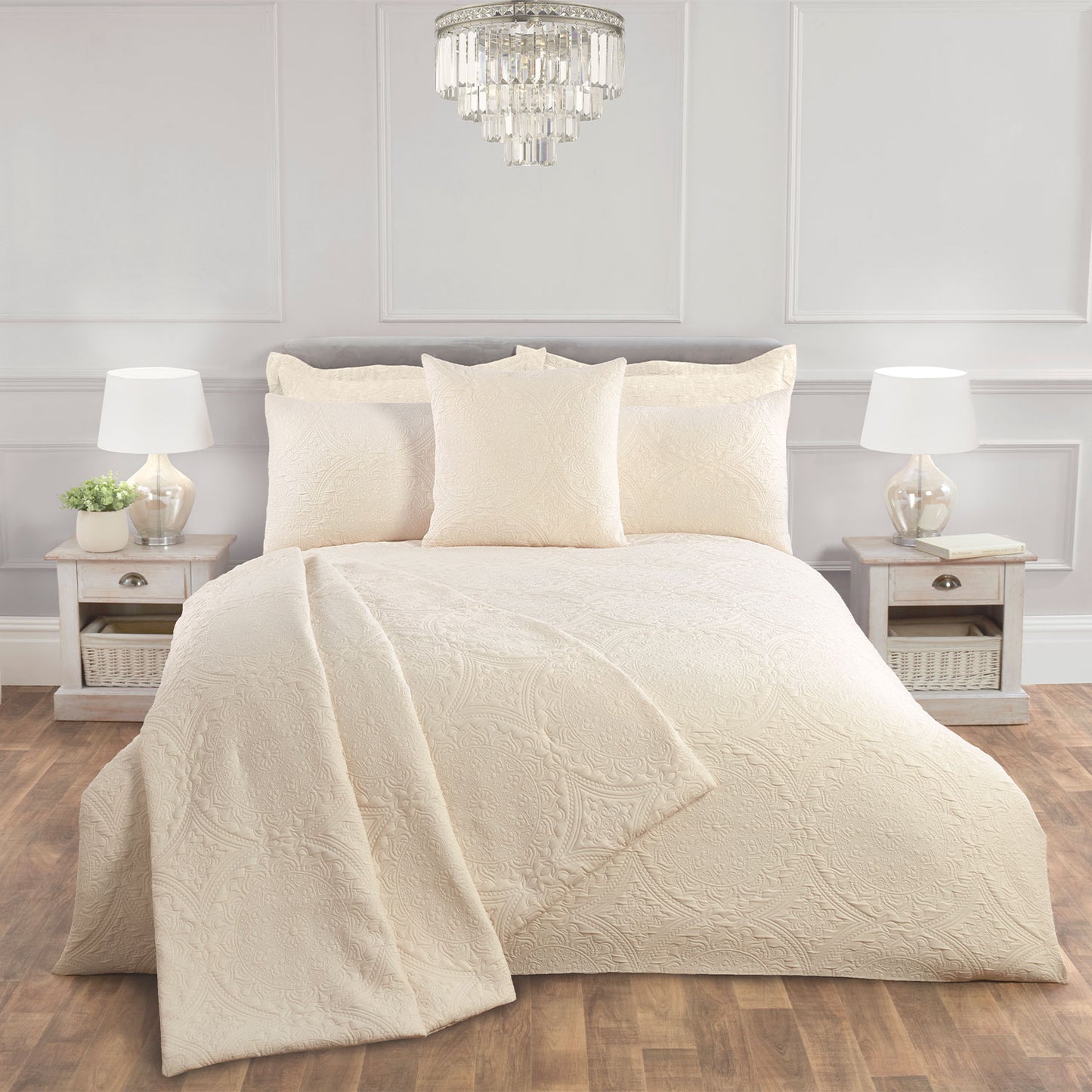 Juliana Cream Luxury Jacquard Throw (240cm x 160cm)