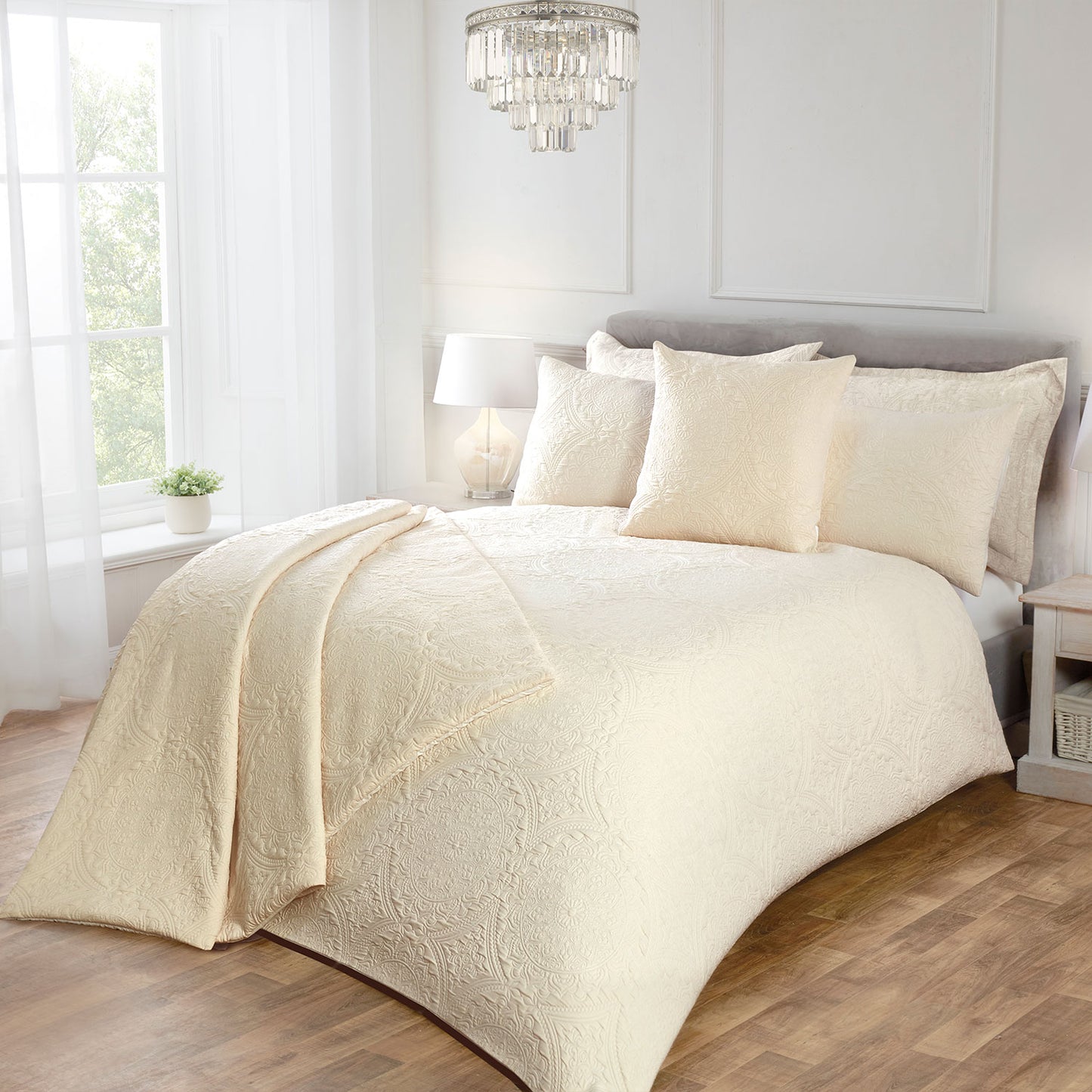 Juliana Cream Luxury Jacquard Duvet Cover