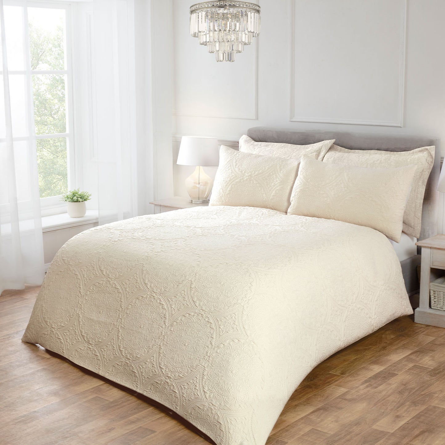 Juliana Cream Luxury Jacquard Duvet Cover