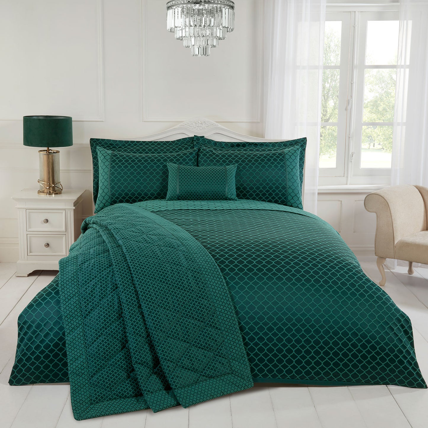 Othello Emerald Luxury Quilted Jacquard Throw (160cm x 240cm)