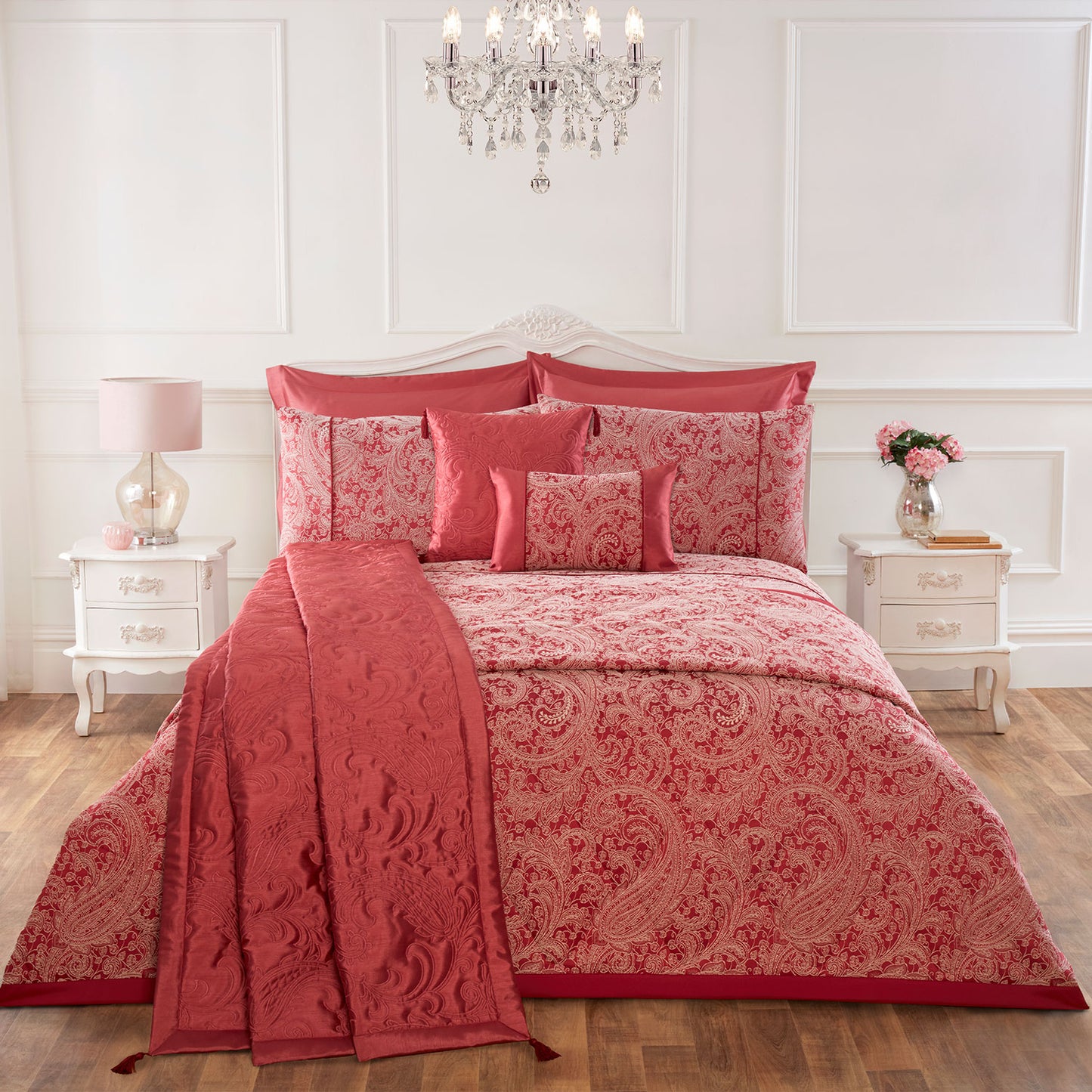 Paisley Rose Luxury Jacquard Bedspread (260cm x 260cm)