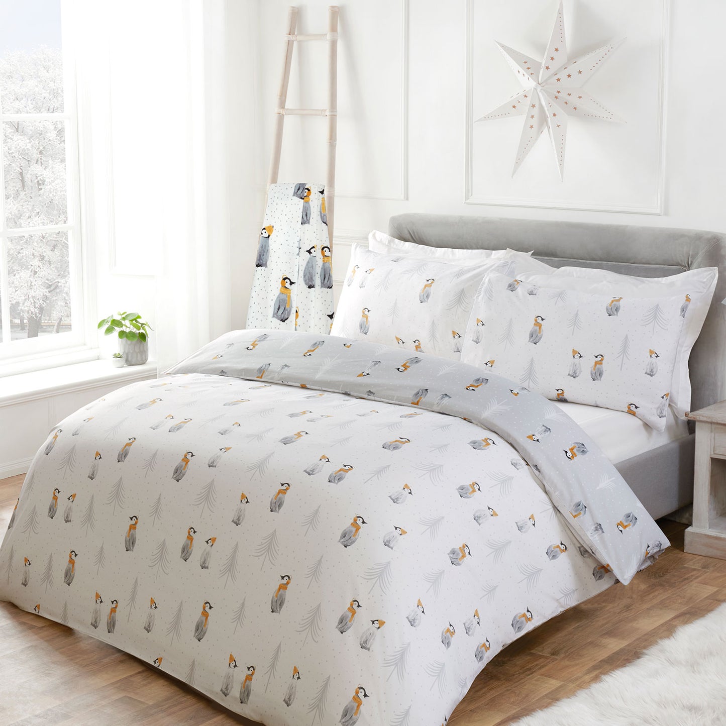 Penguin Pals Grey Reversible Duvet Set