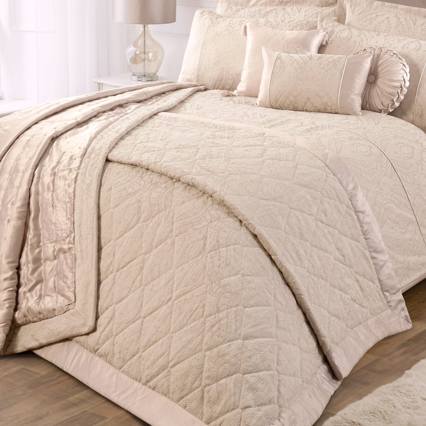 Regency Natural Quilted Jacquard Bedspread (260cm x 260cm)