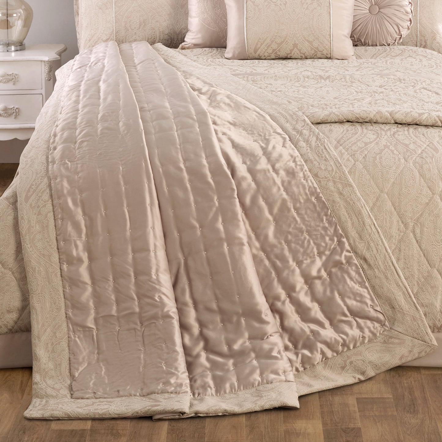 Regency Natural Quilted Pintuck Throw (240cm x 160cm)
