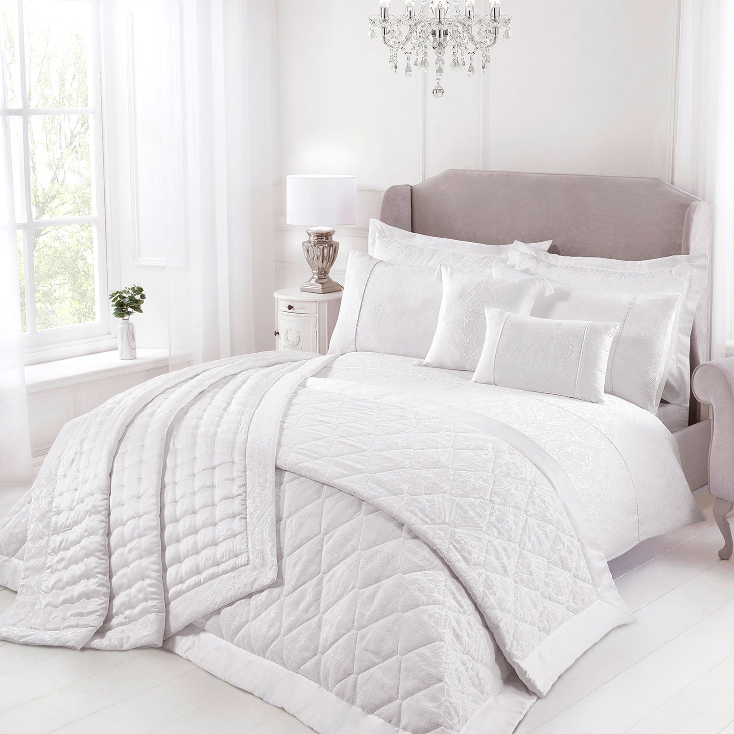 Regency White Quilted Jacquard Bedspread (260cm x 260cm) | Julian