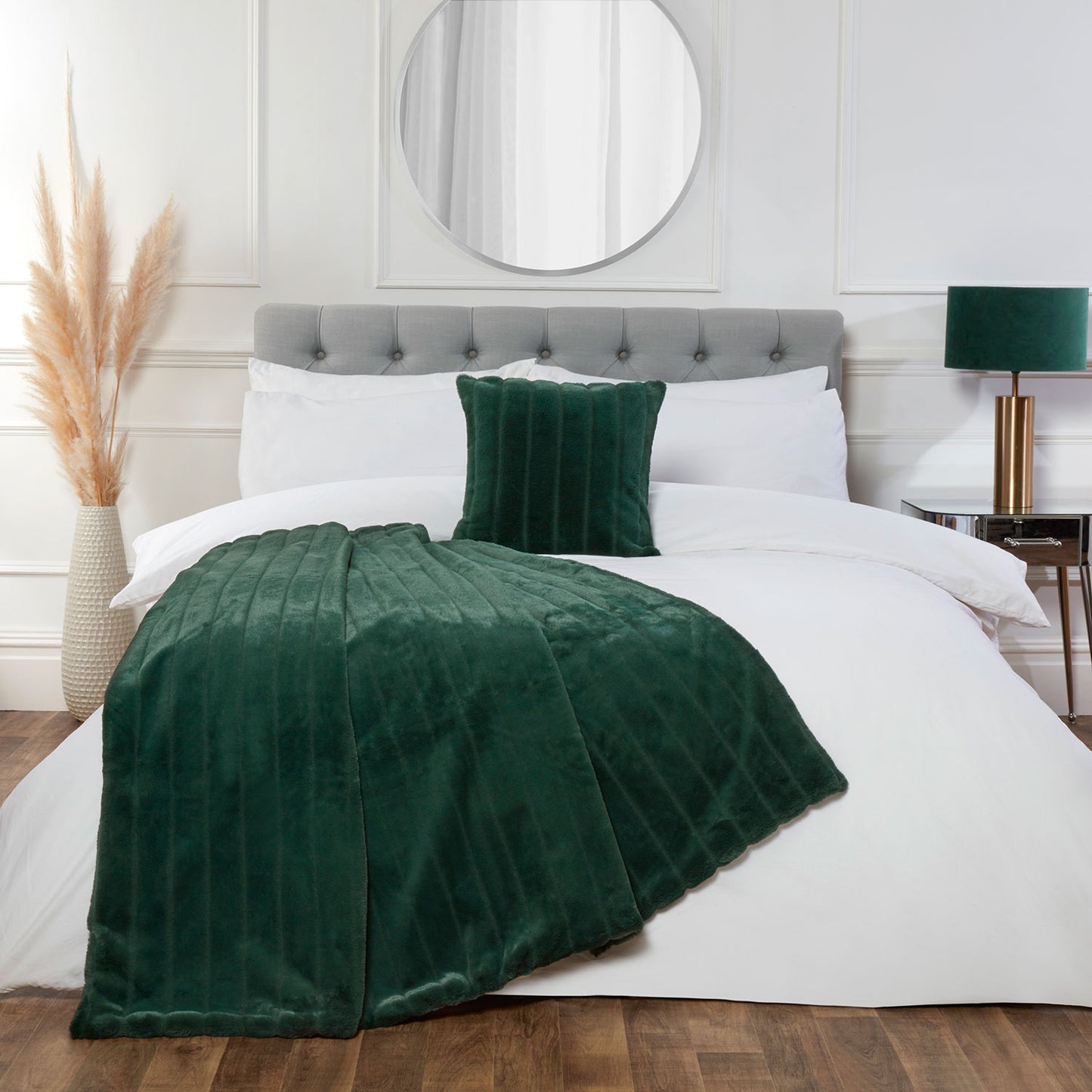 Denver Emerald Green Faux Fur Cushion (43cm x 43cm)