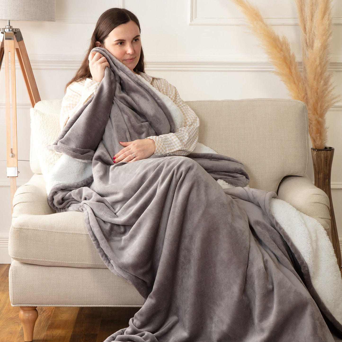 Self Heating Charcoal Fleece Throw Blanket
