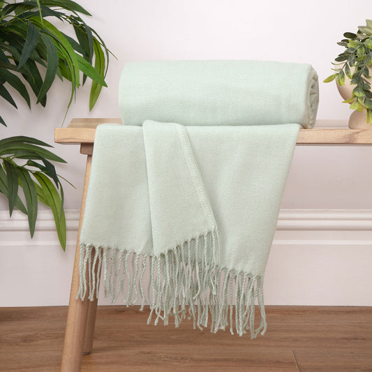 Sienna Soft Green Throw (130cm x 150cm)