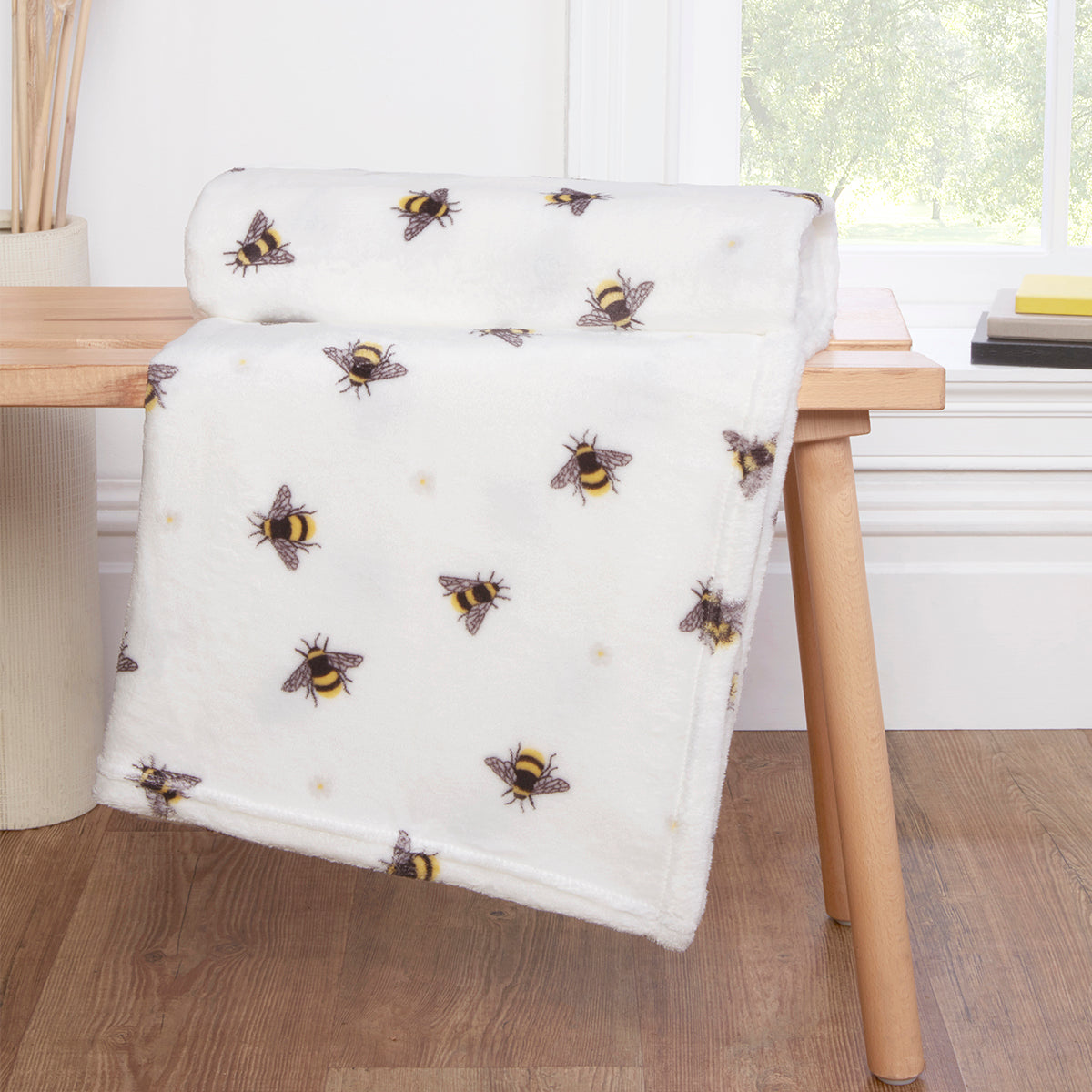 Daisy Bee Fleece Throw