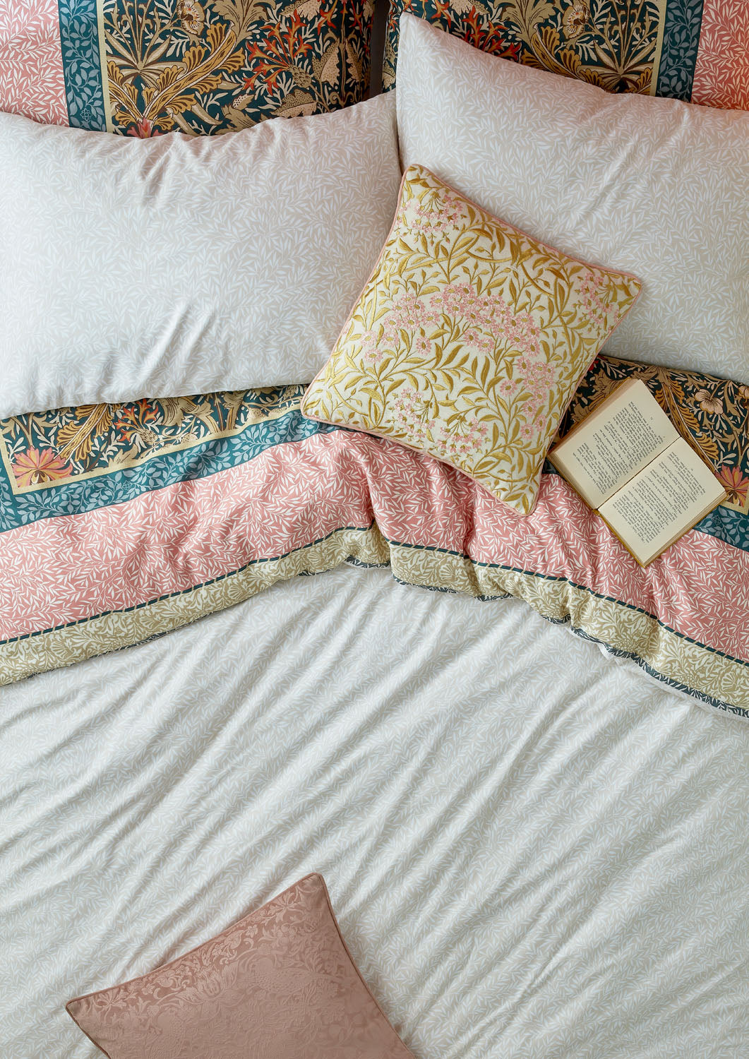 William Morris At Home Kelmscott Navy Rose Cotton Duvet Set