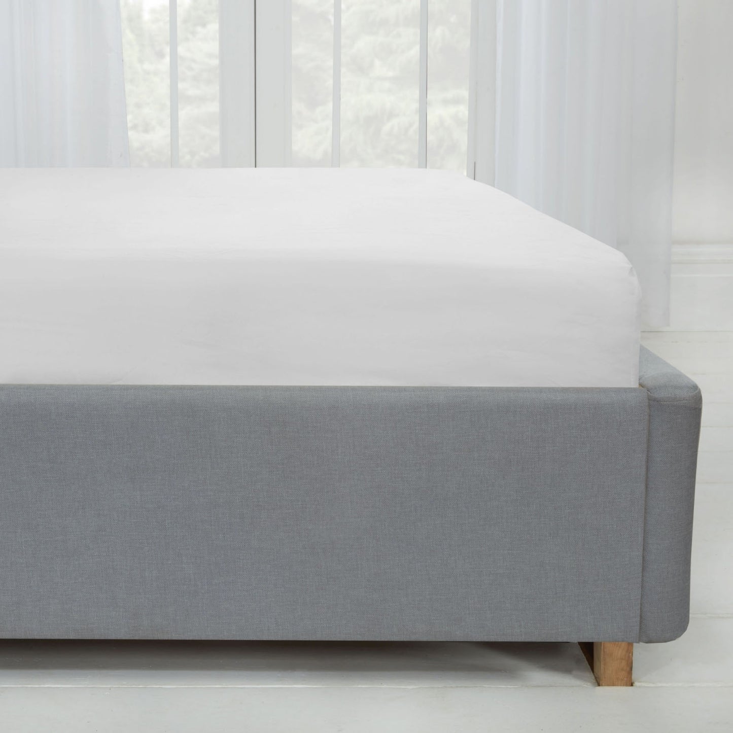 Lyla White Fitted Sheet