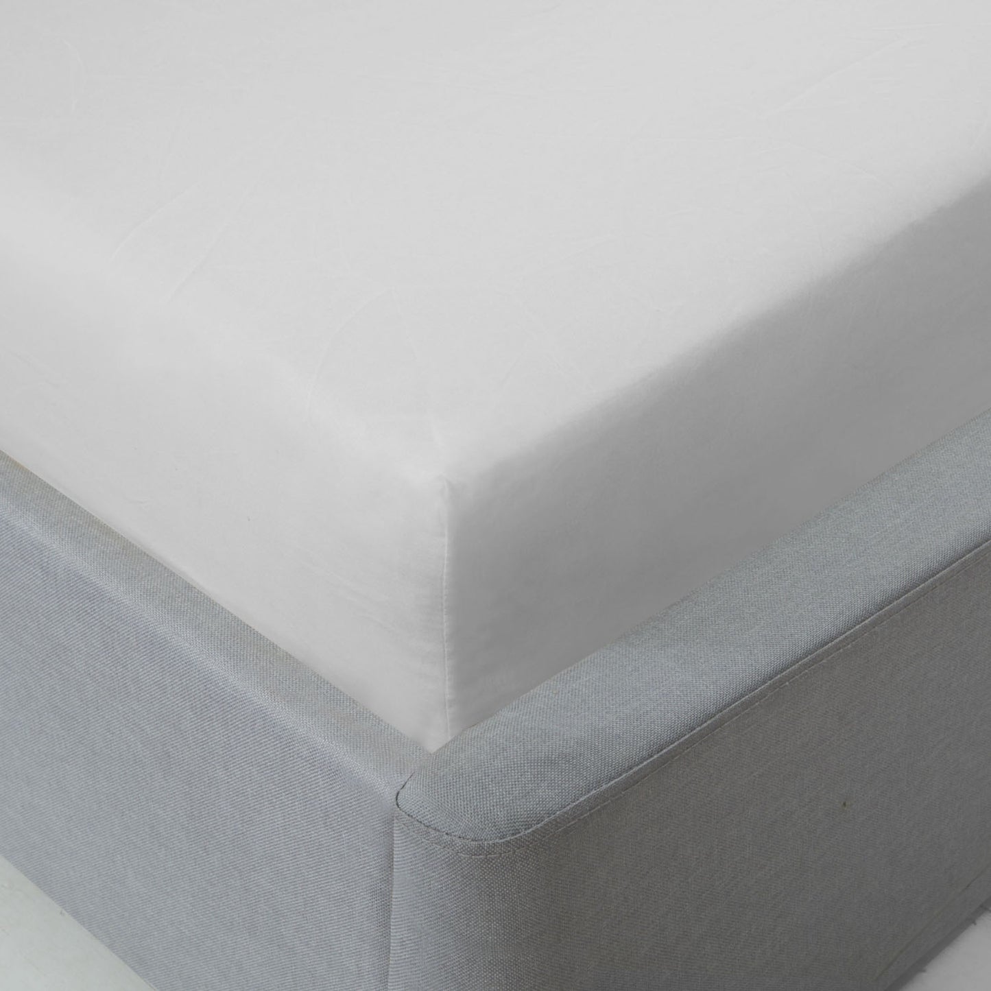 Lyla White Fitted Sheet