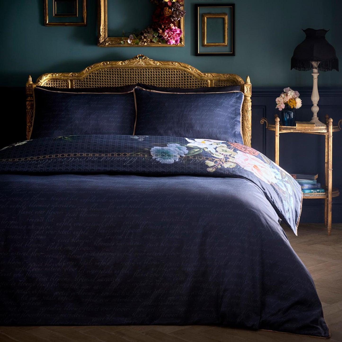 Laurence Llewelyn-Bowen Reversible Bouquet List Navy Duvet Set