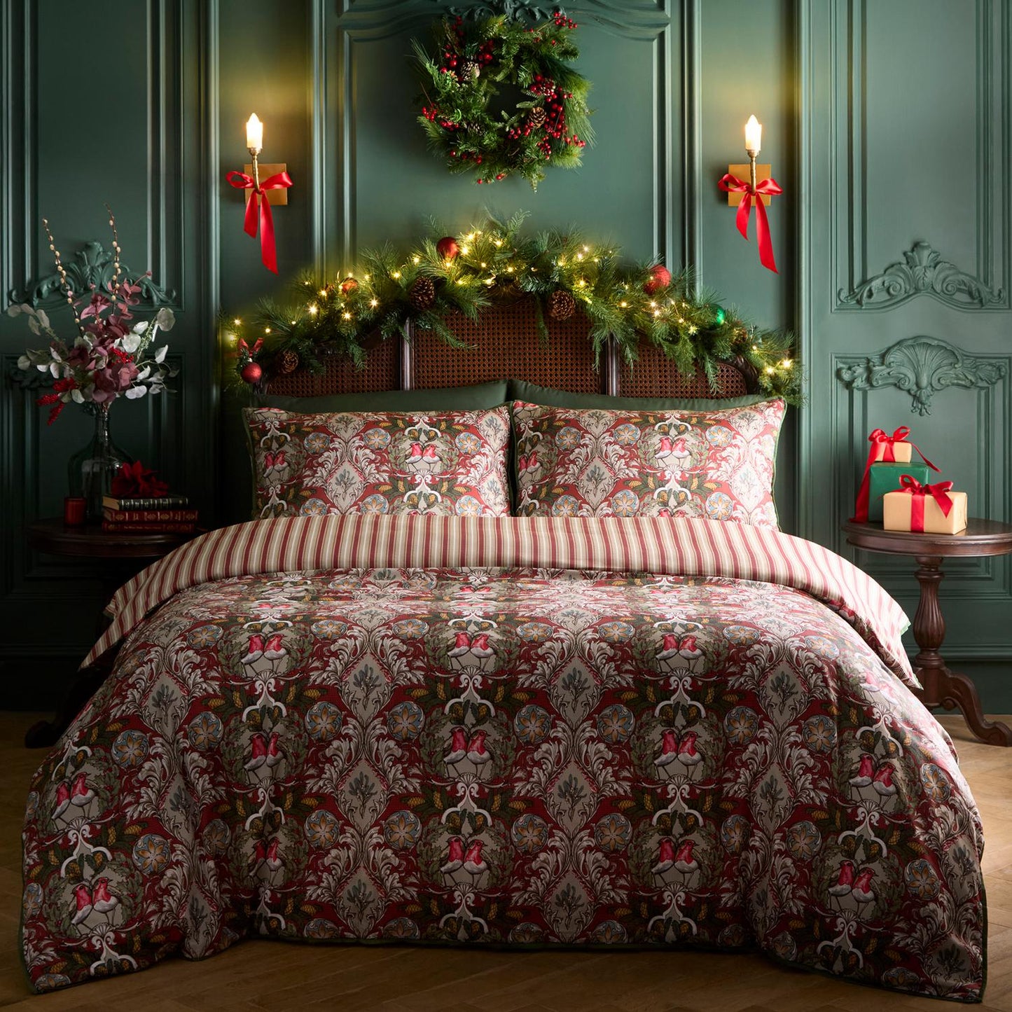 Laurence Llewelyn-Bowen Festive Robin Red Cotton Duvet Set