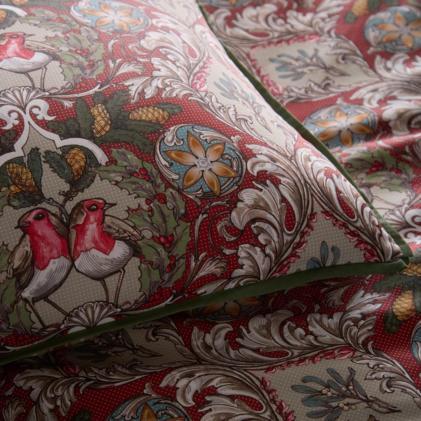 Laurence Llewelyn-Bowen Festive Robin Red Cotton Duvet Set