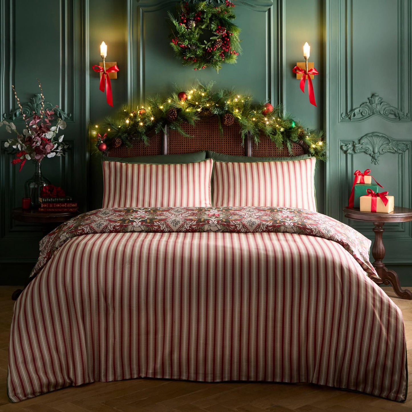 Laurence Llewelyn-Bowen Festive Robin Red Cotton Duvet Set