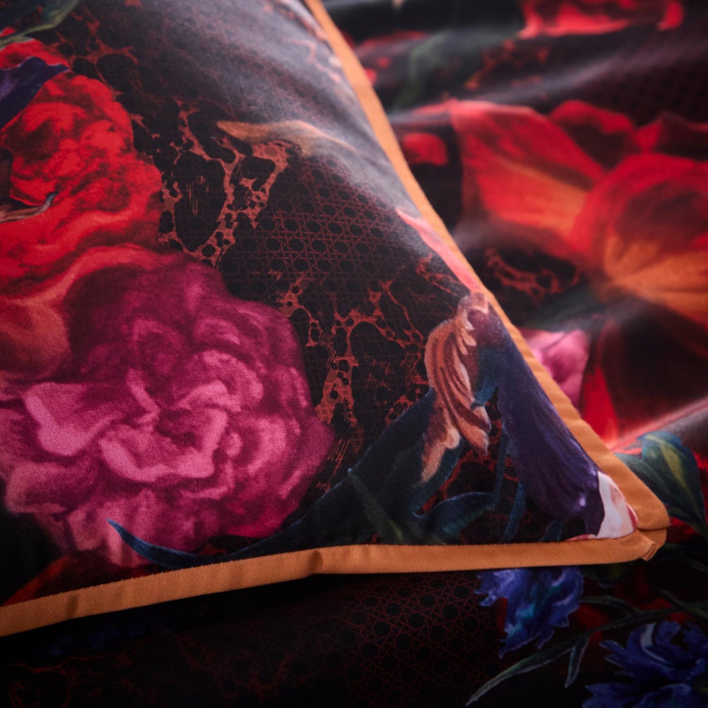 Laurence Llewelyn-Bowen Grande Chintz Cotton Duvet Set