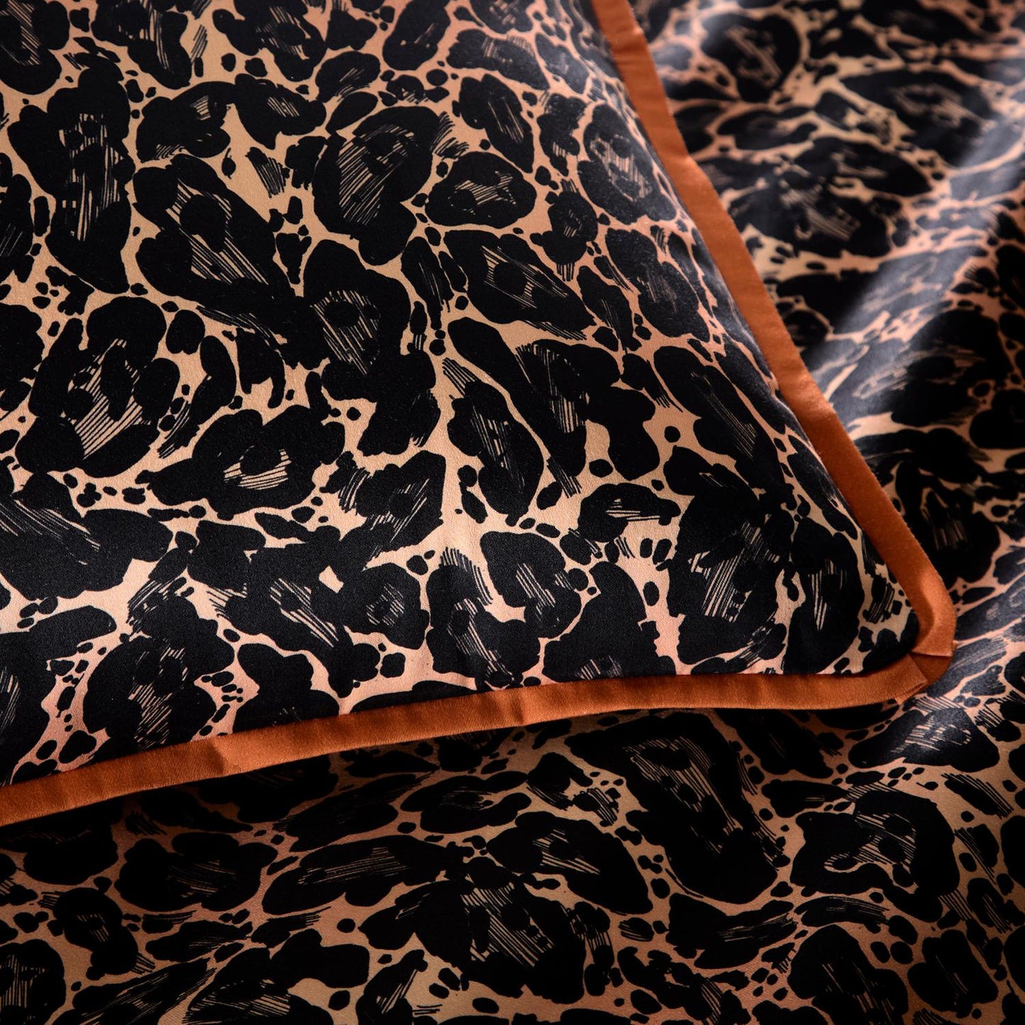 Laurence Llewelyn-Bowen Roxy Leopard Print Cotton Duvet Set