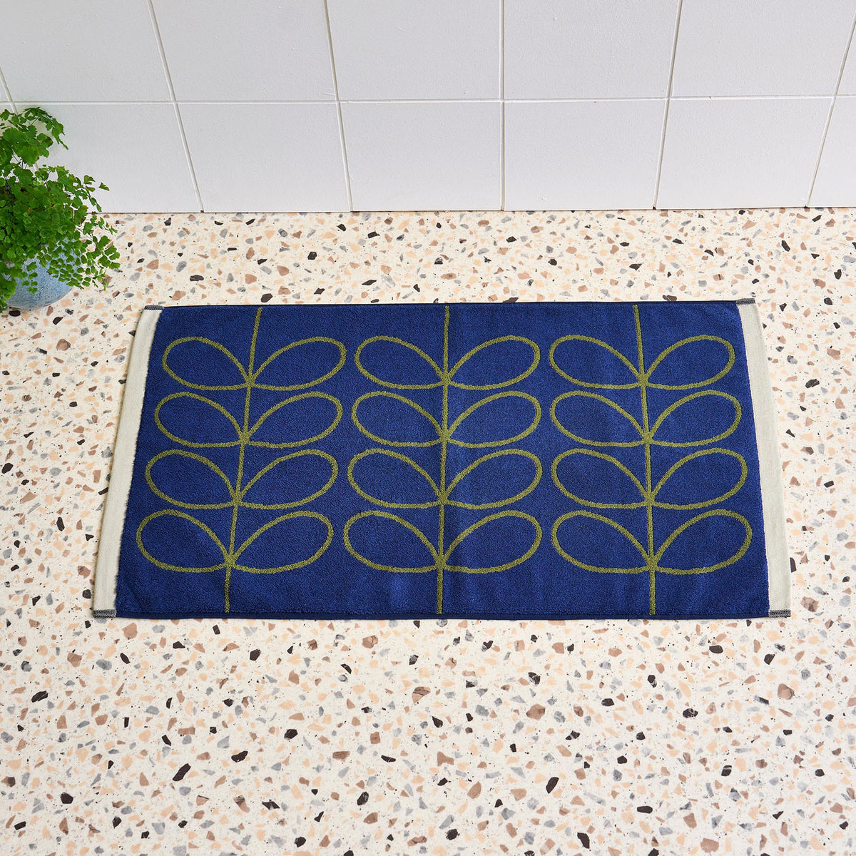 Orla Kiely Linear Stem Navy-Olive Bath Mat