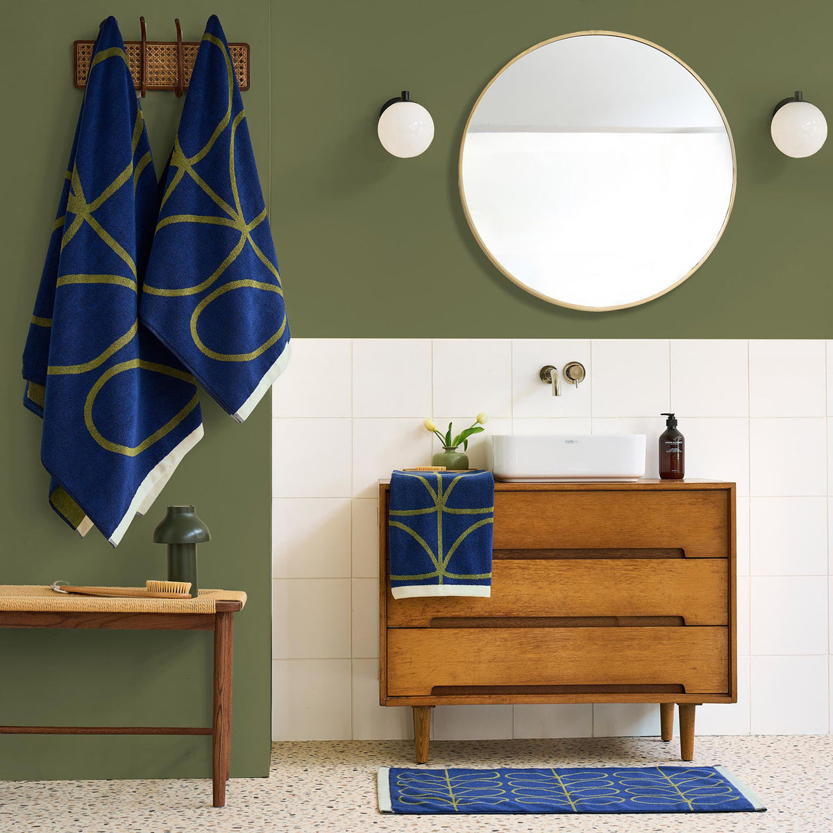 Orla Kiely Linear Stem Navy-Olive Bath Mat