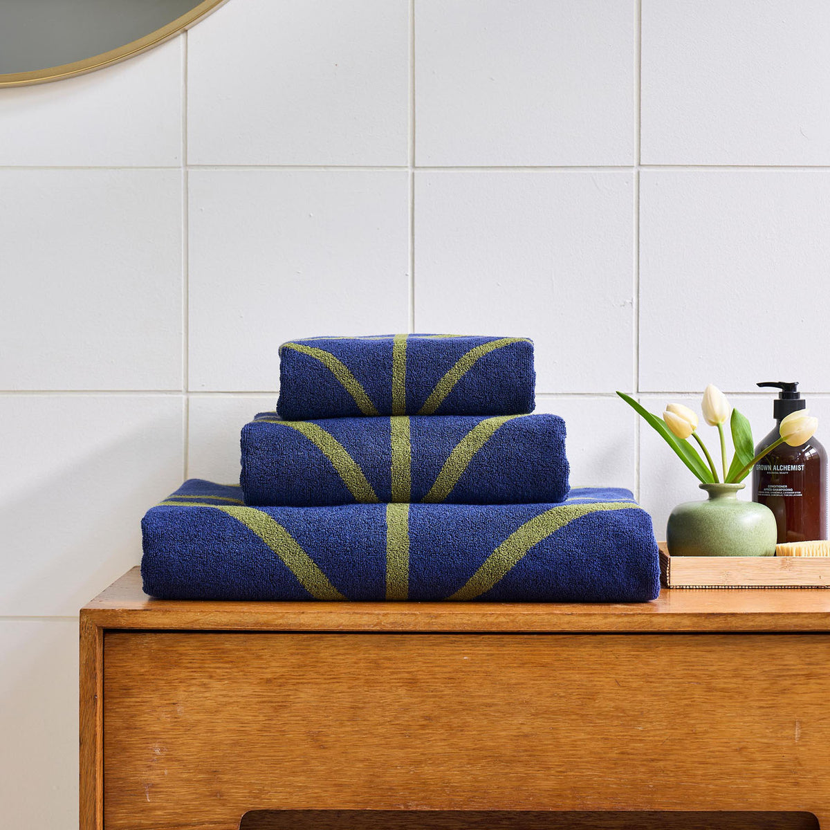 Orla Kiely Linear Stem Navy-Olive Towels