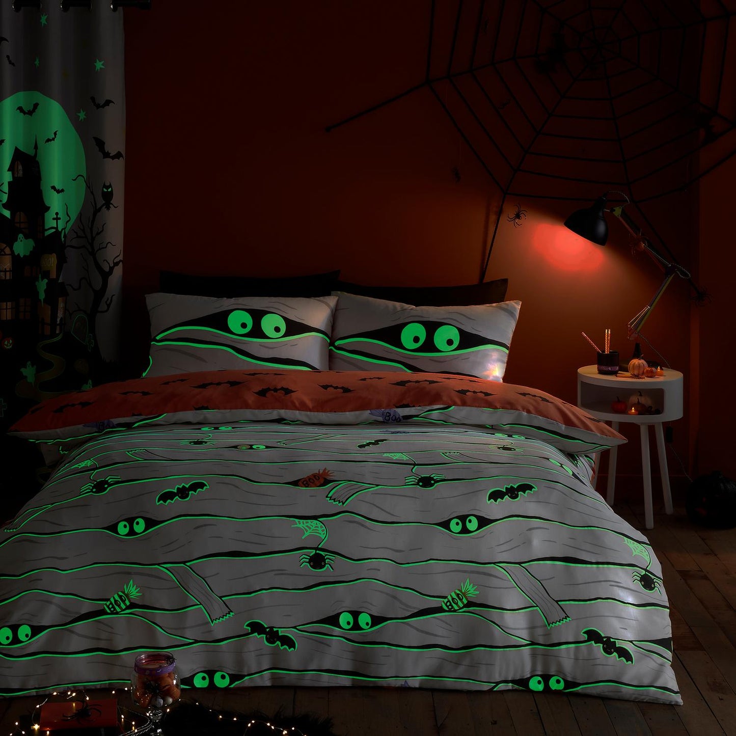 Mummy Glow in the Dark Reversible Duvet Set