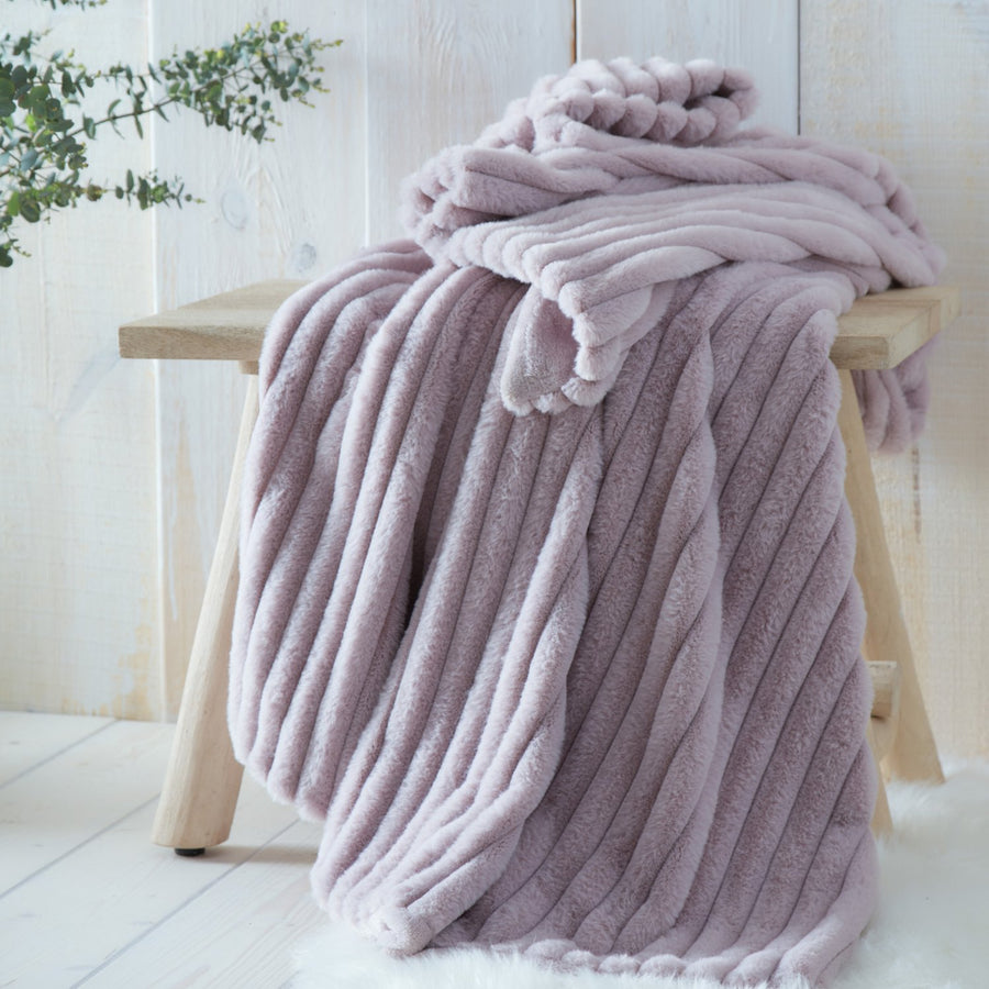 Morritz Mauve Faux Fur Throw (130cm x 180cm)