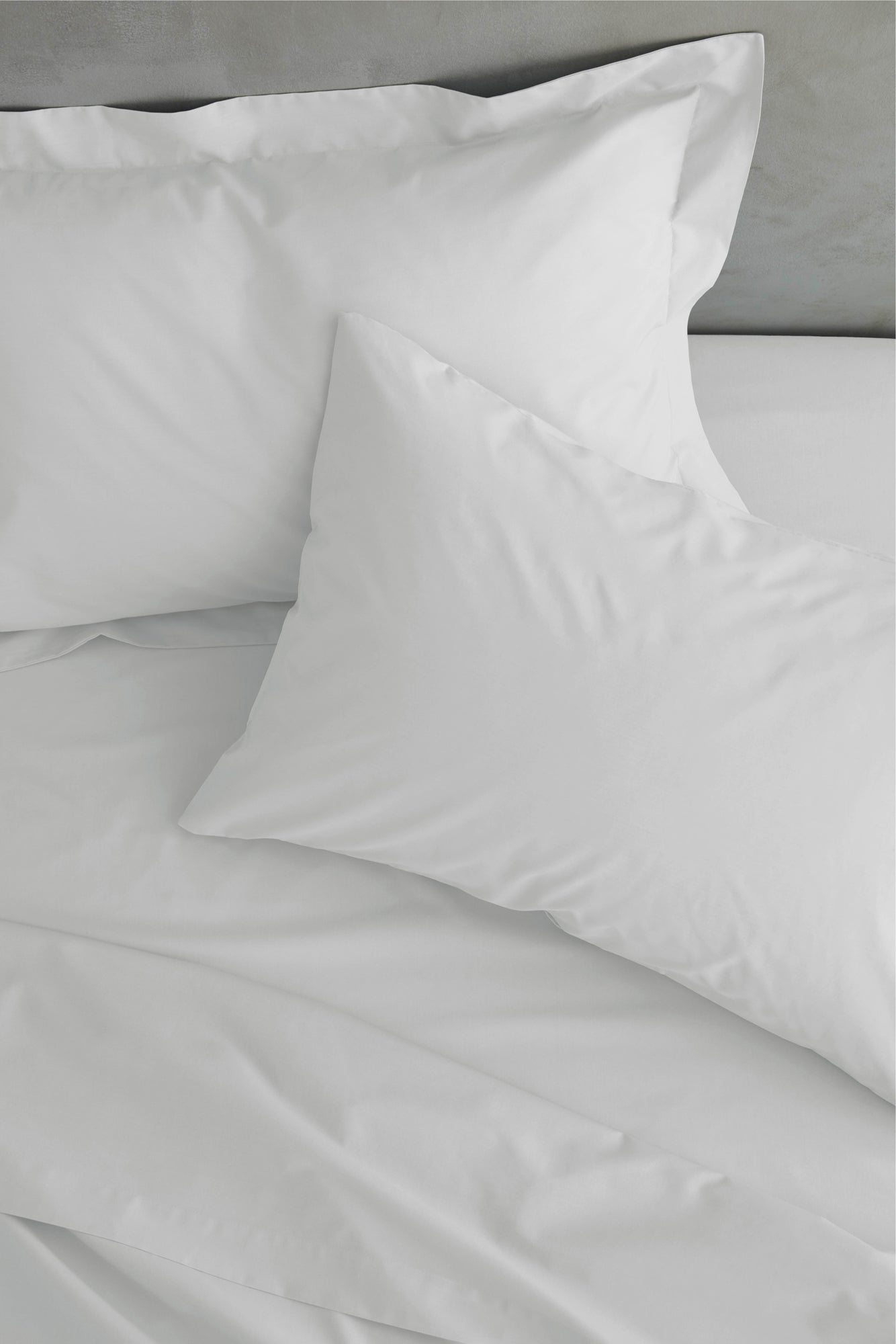 Catherine Lansfield White Easy Iron Percale (25cm) Fitted Sheet