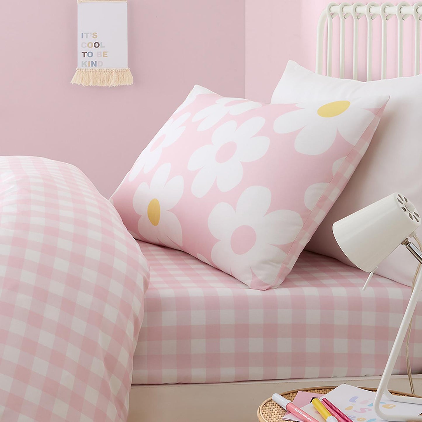 Retro Daisy Pink Easy Care Kids Duvet Set