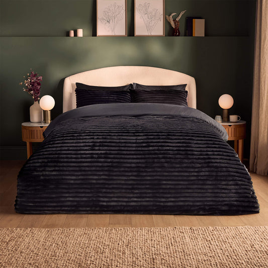 Silentnight Faux Fur Black Reversible Duvet Set
