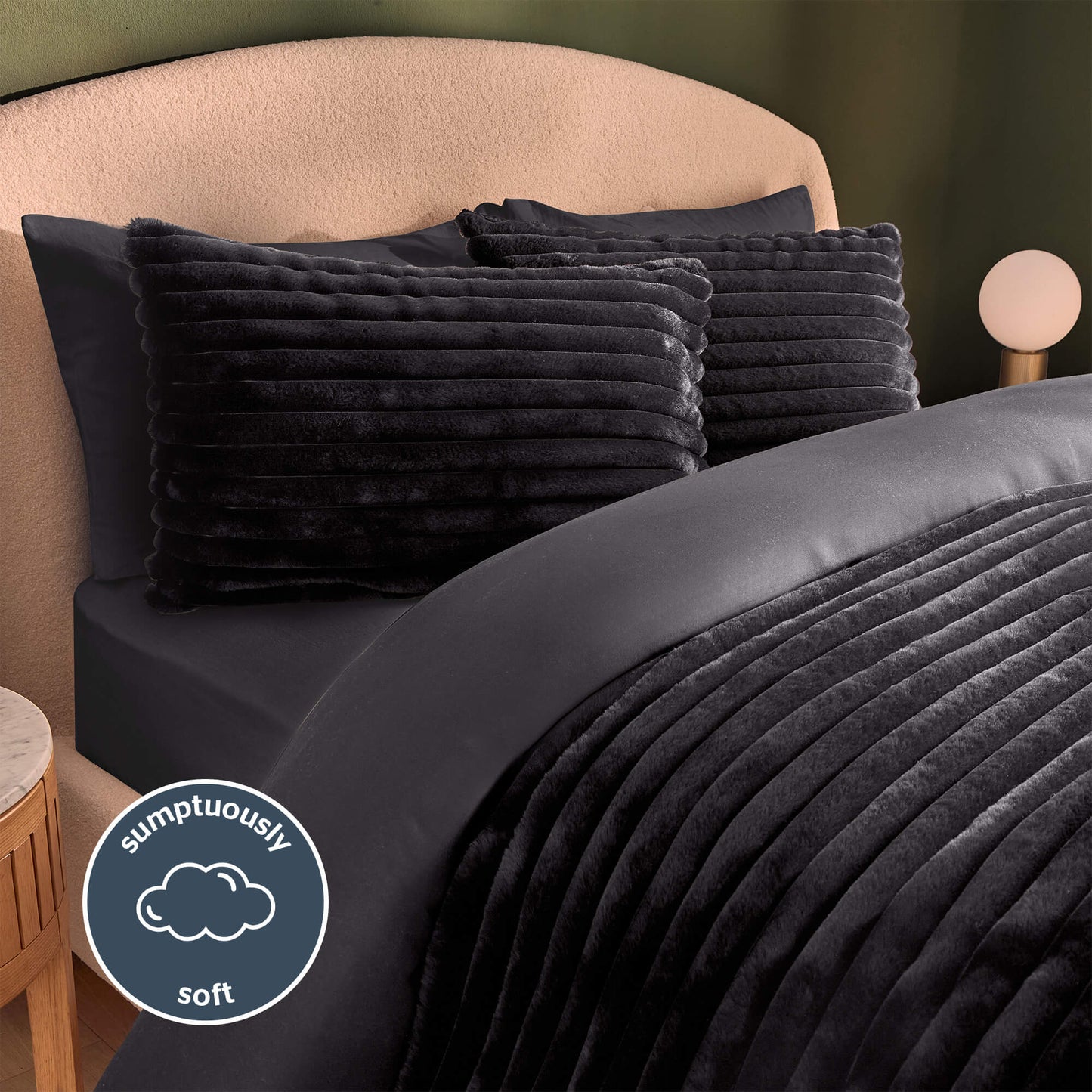 Silentnight Faux Fur Black Reversible Duvet Set