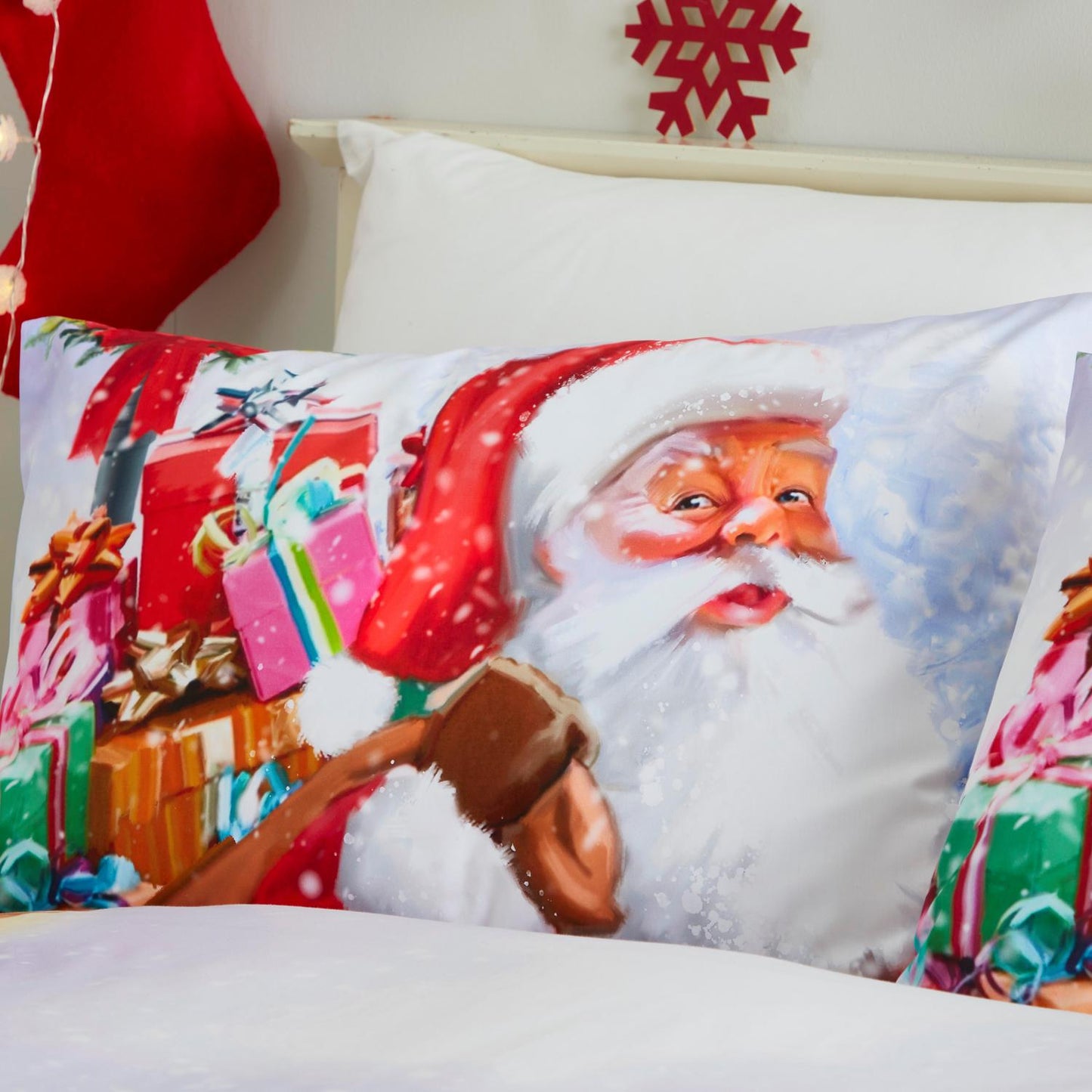 Santa & Snowy Traditional Christmas Duvet Set