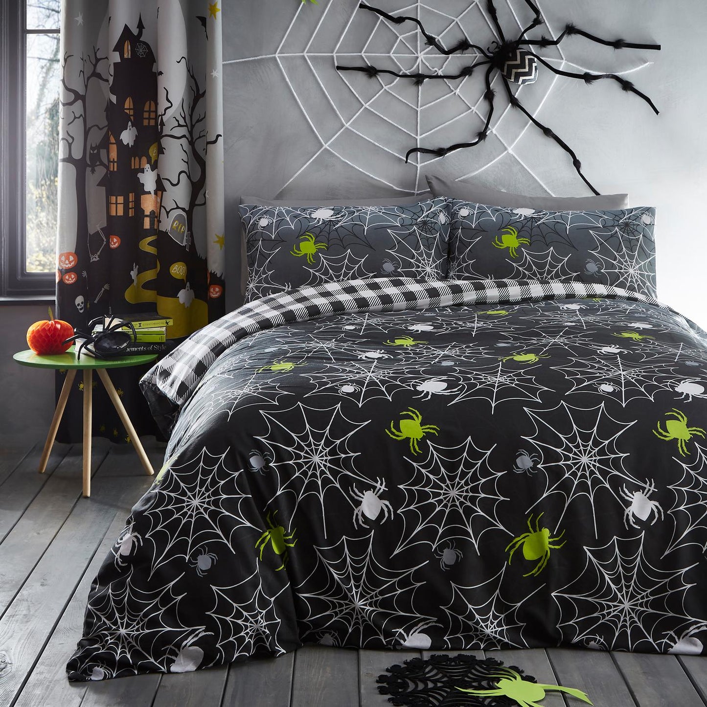 Halloween Spiders Glow in the Dark Reversible Duvet Set
