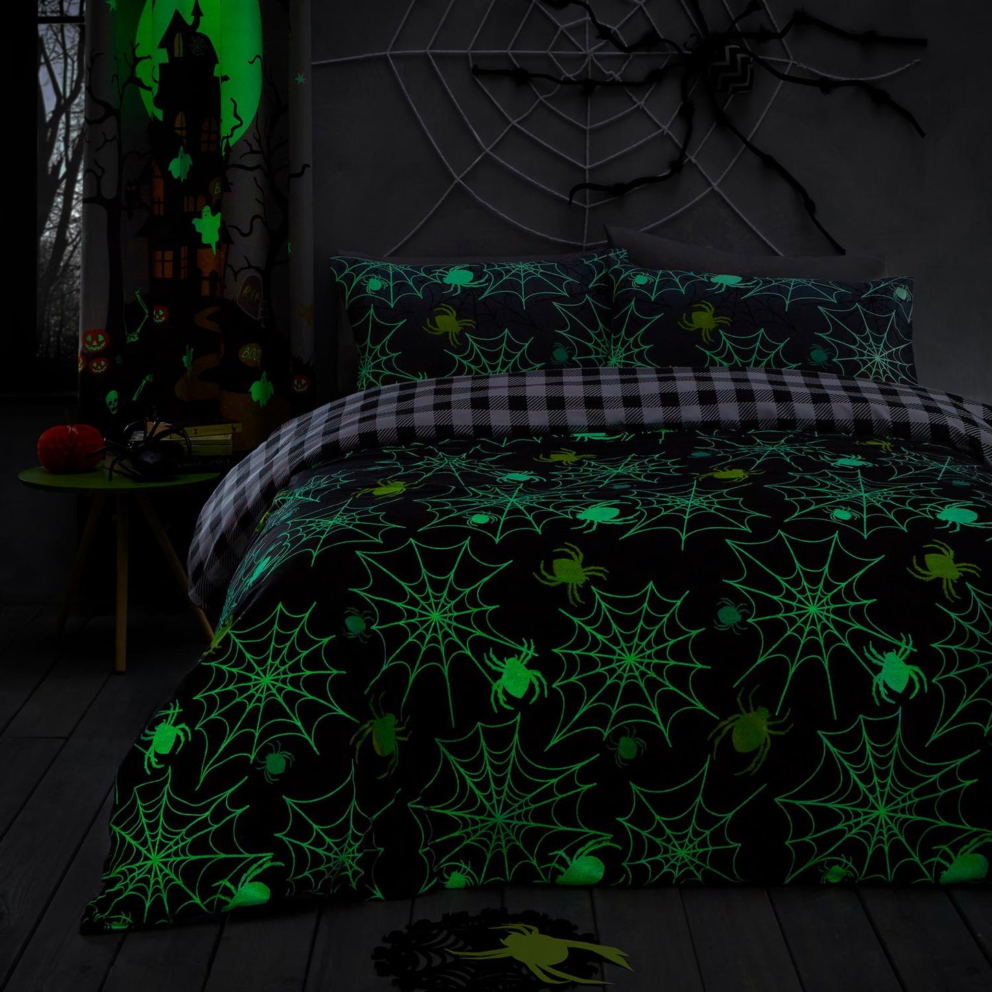 Halloween Spiders Glow in the Dark Reversible Duvet Set