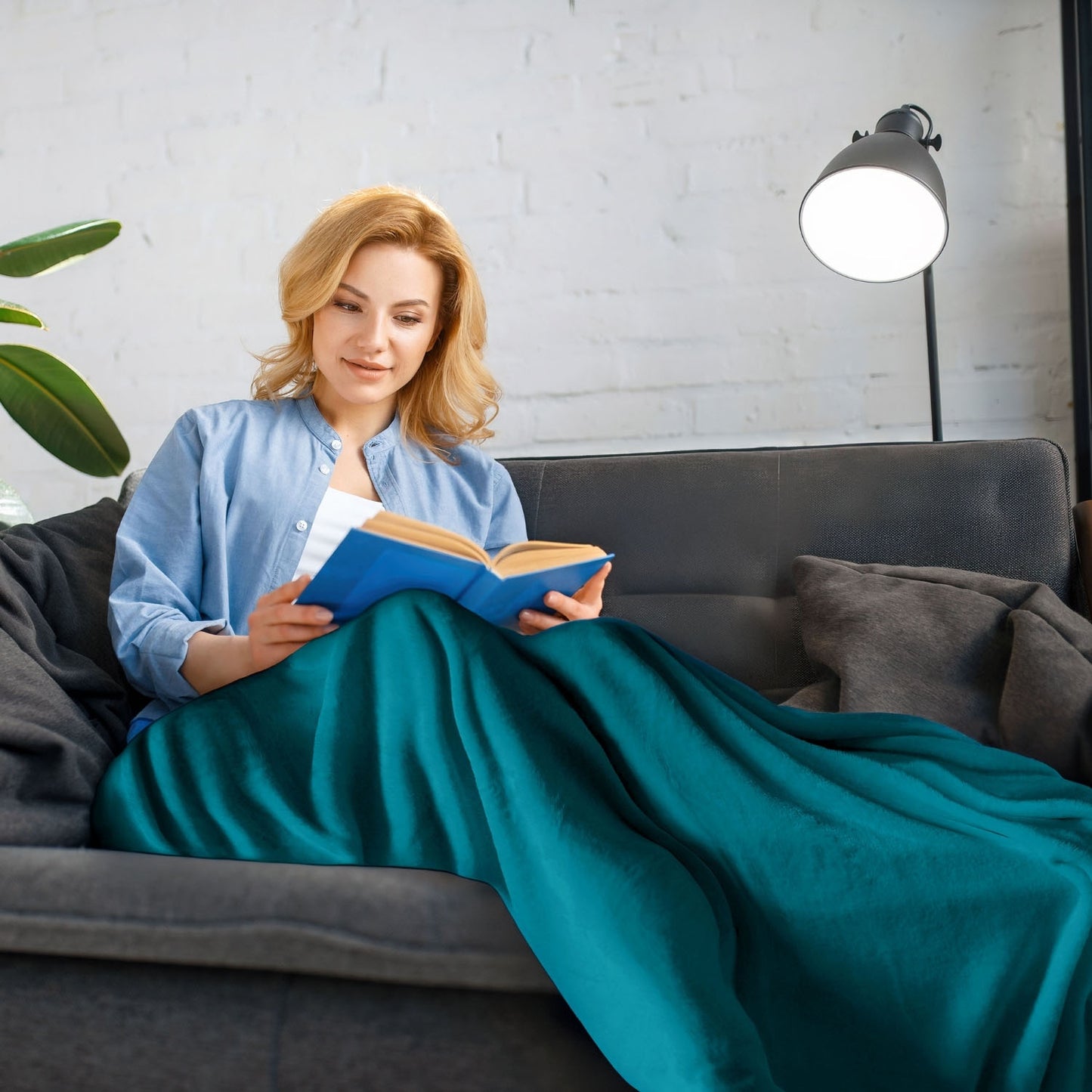 Emerald Green Snug Fleece Blanket Throw