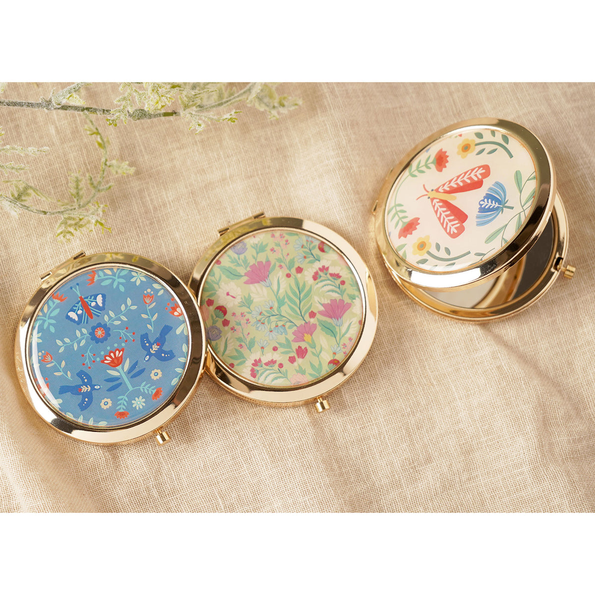 Sophia Lane Floral Compact Mirror in Cream