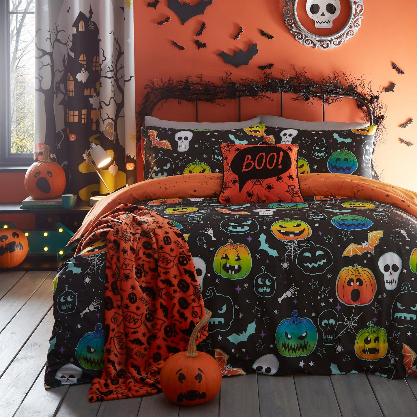Scary Pumpkins Glow in the Dark Reversible Duvet Set