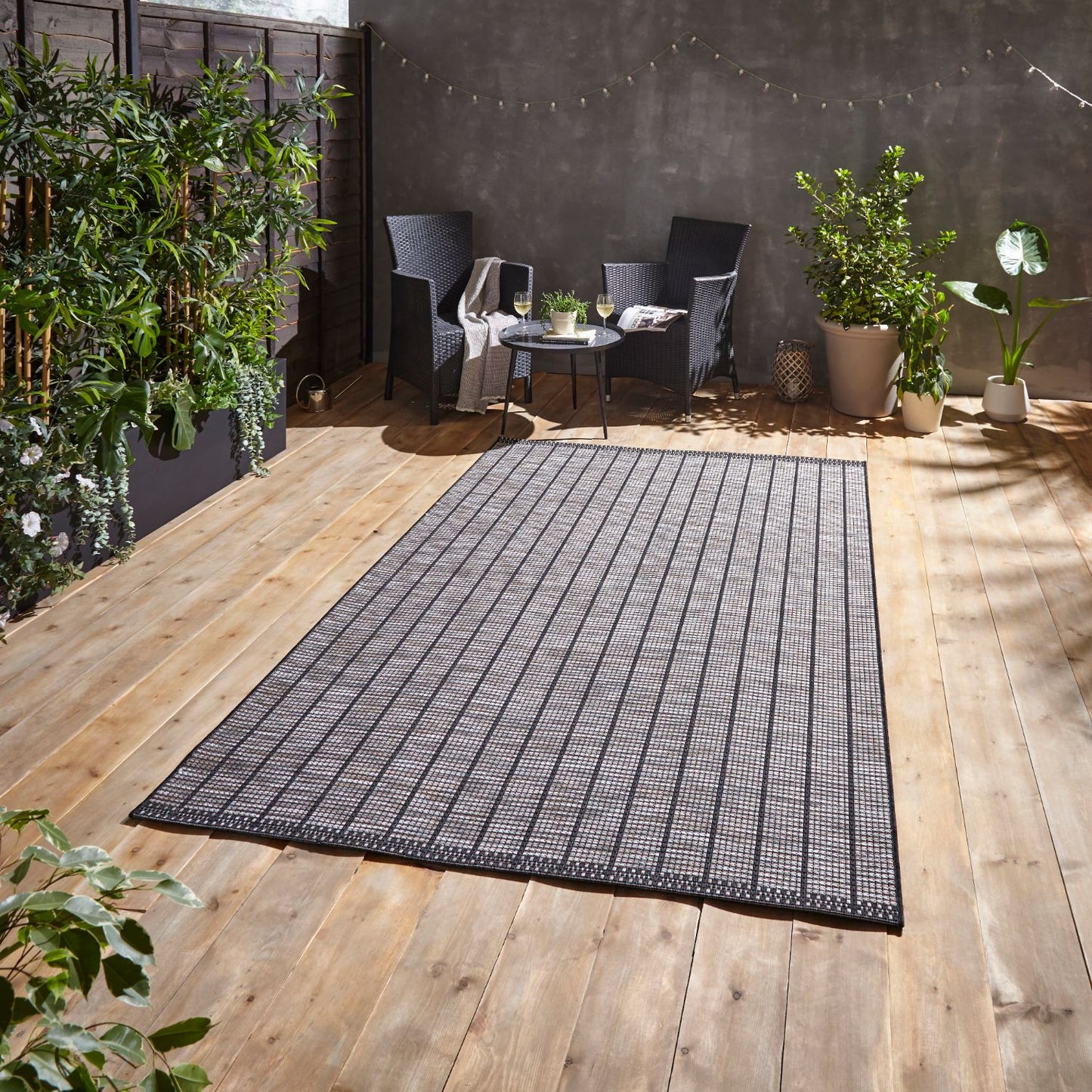 Santa Monica A041 Black Stripe Outdoor Rug