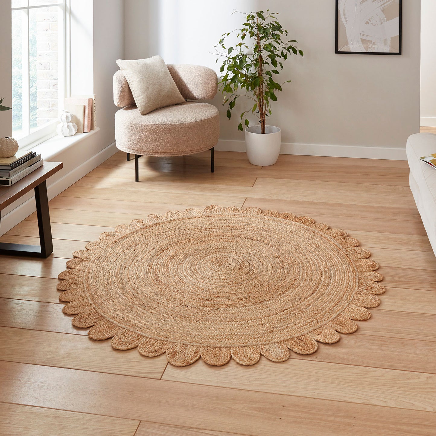 Savannah Jute Scallop Natural Round Rug