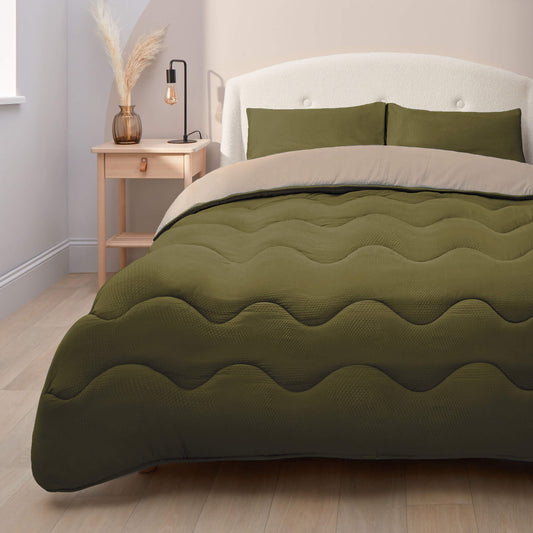 Silentnight Seersucker Olive Coverless 10.5 Tog Duvet and Pillowcase Set