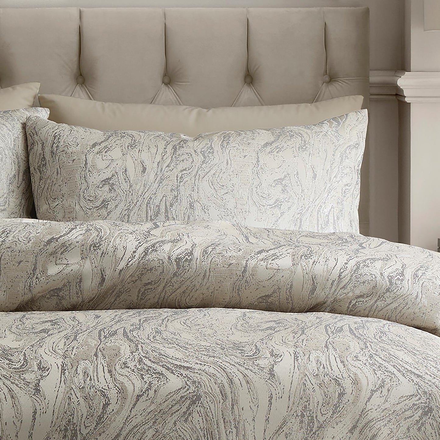 Soiree Marble Natural Jacquard Duvet Set