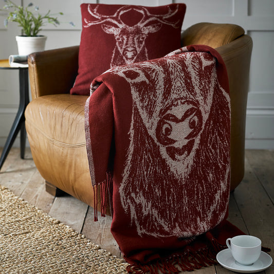 The Lyndon Company Stag Red Soft Knitted Throw (140cm x 185cm)
