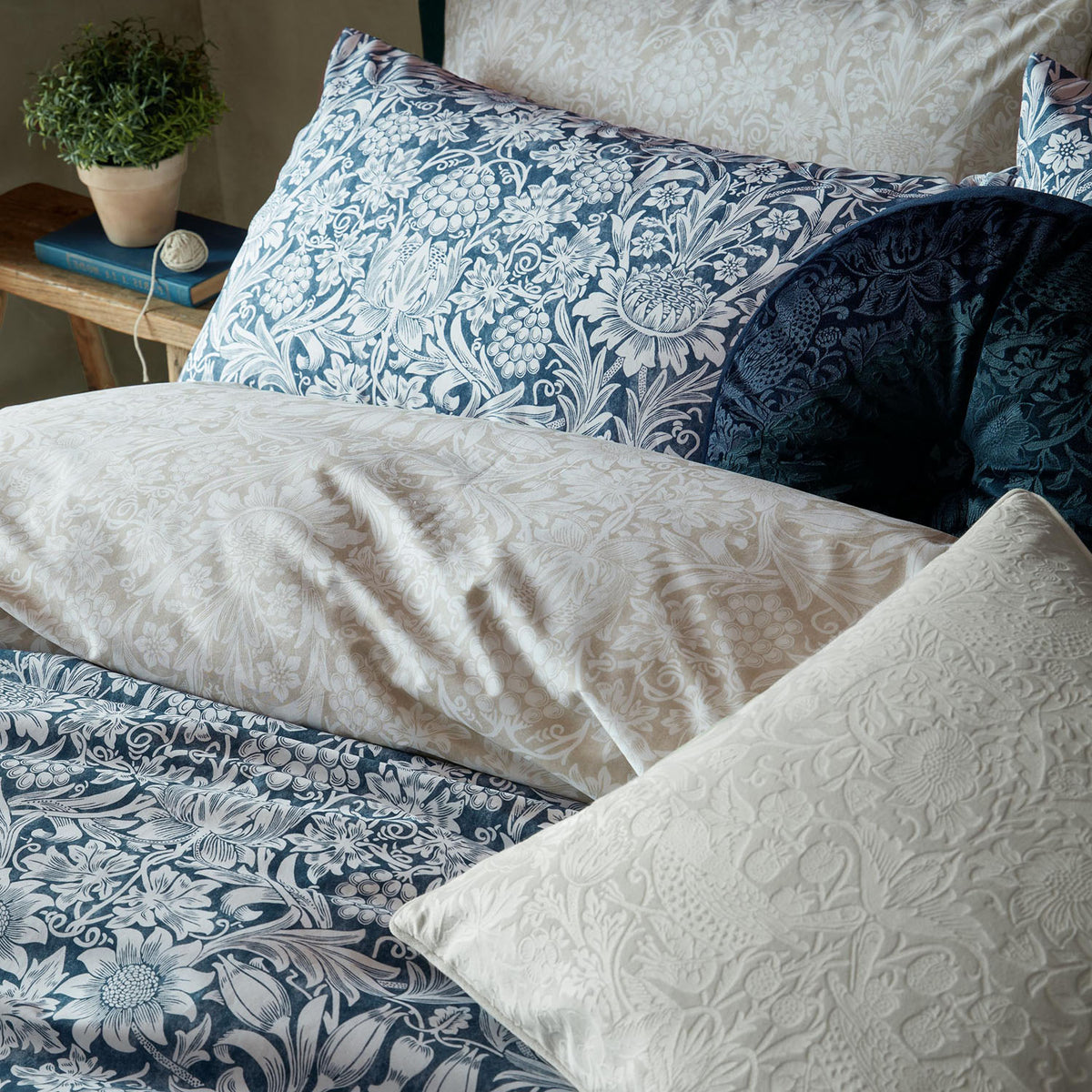 William Morris At Home Sunflower Ink Cotton Duvet Set