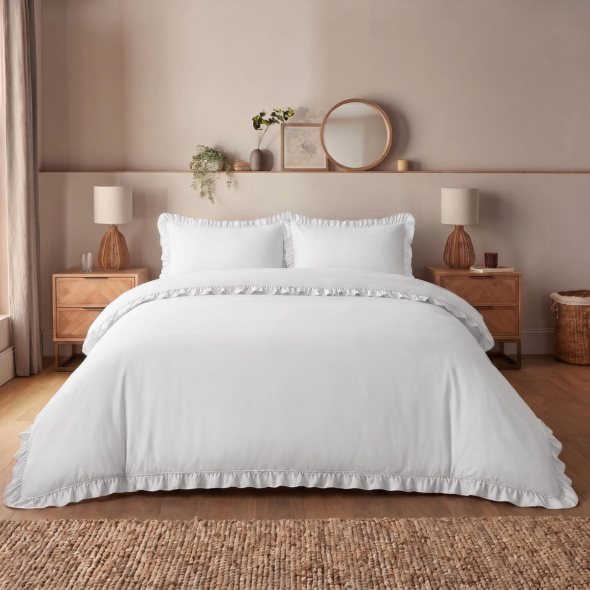 Silentnight Frill Edge White Super Soft Duvet Set