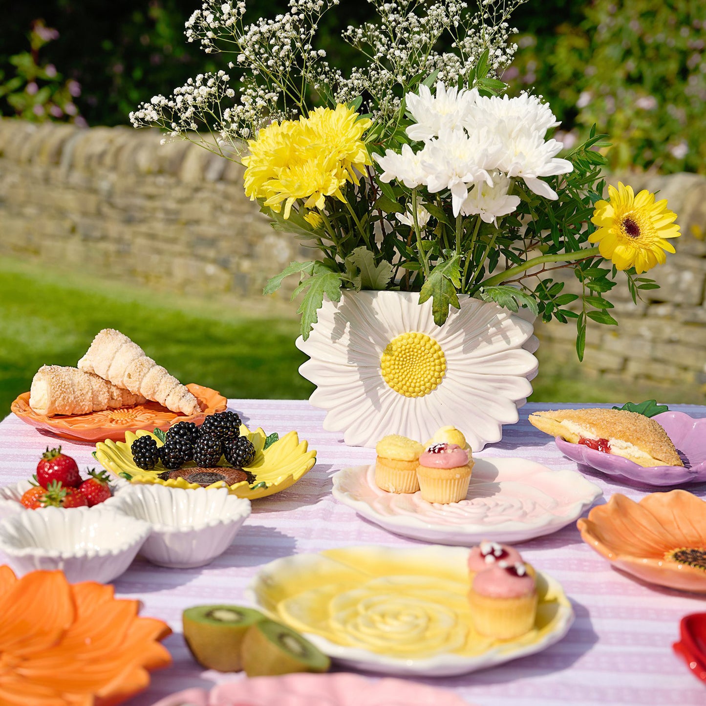 The Cottage Garden Daisy Vase