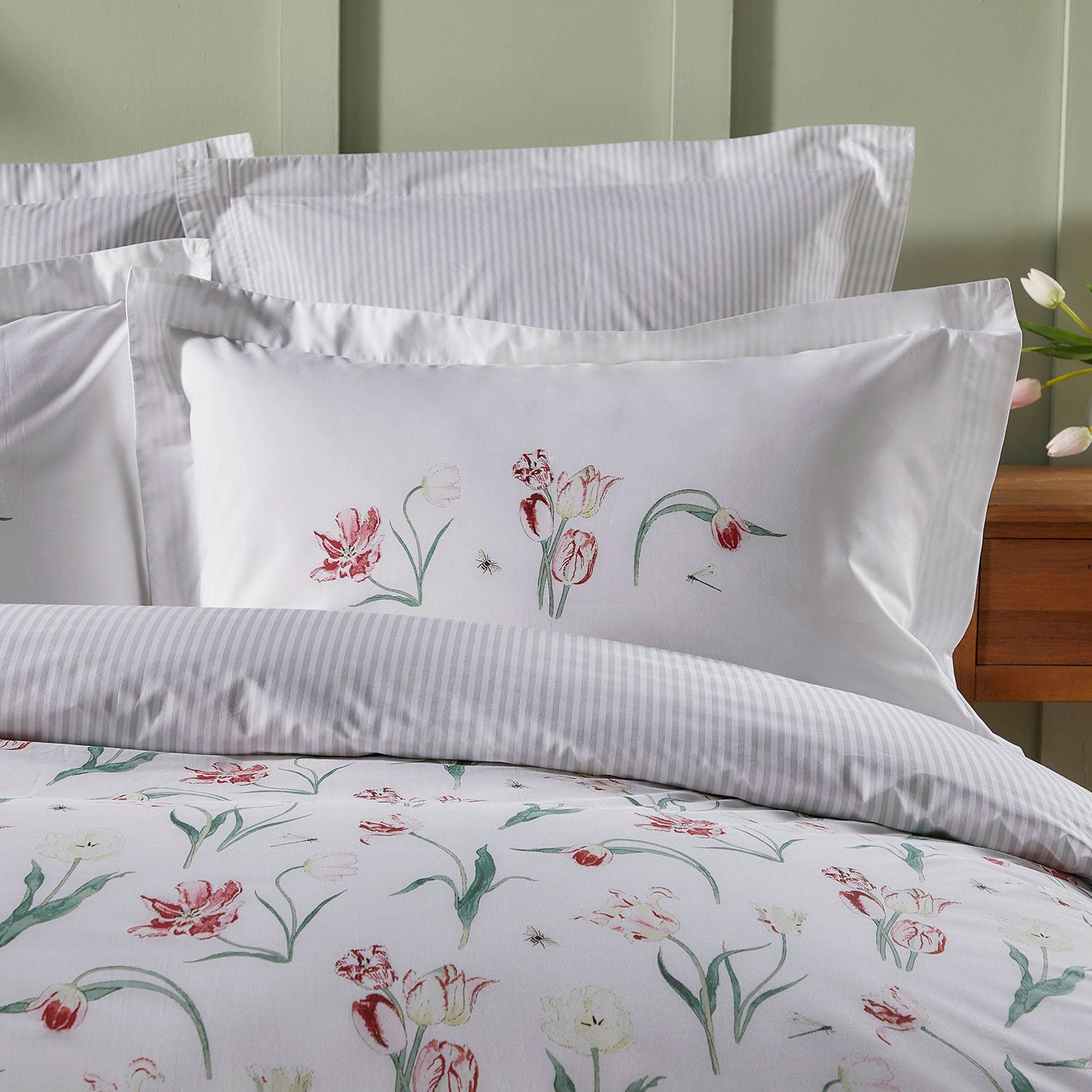 Sophie Floral Comforter Set