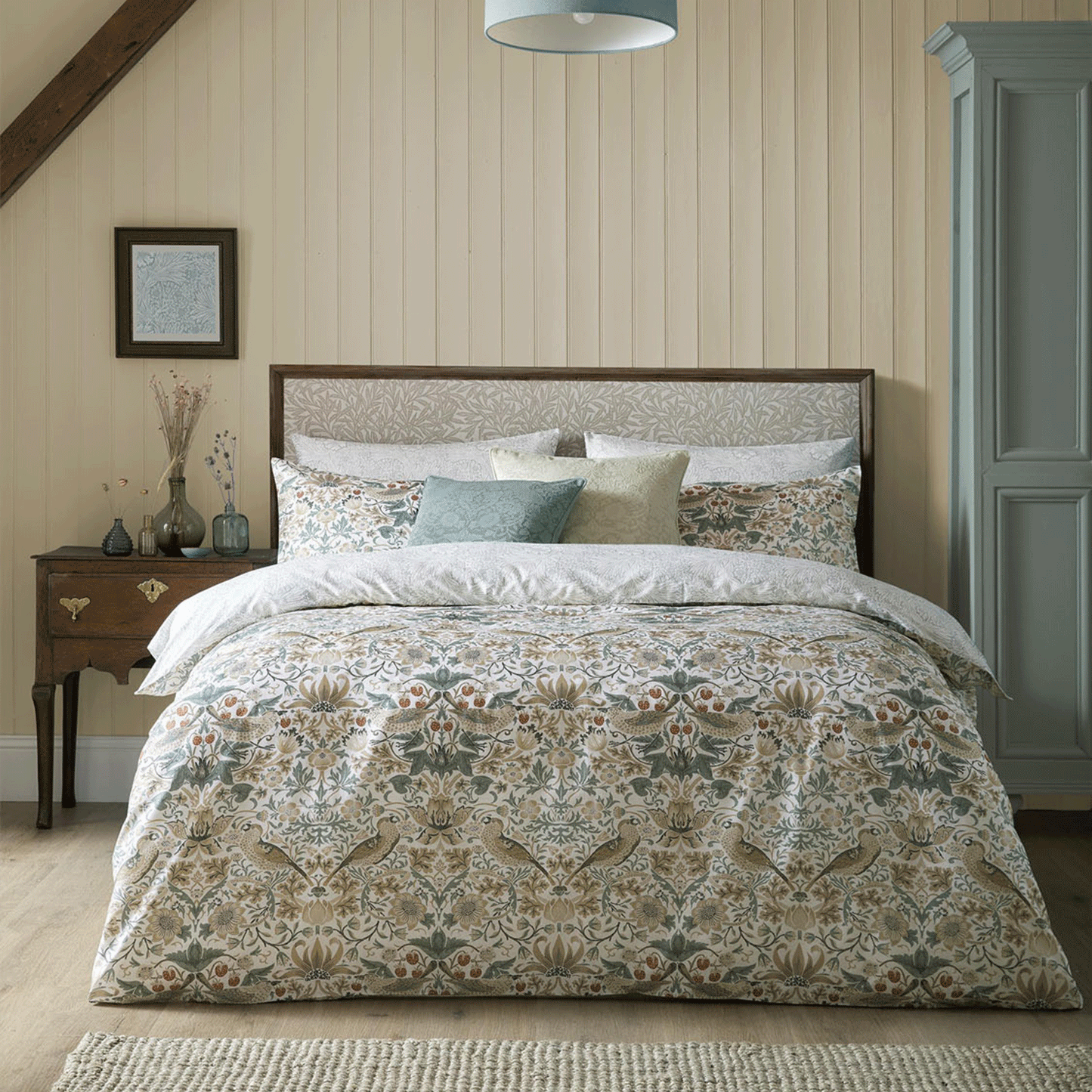William Morris At Home Strawberry Thief Hessian Cotton Duvet Set